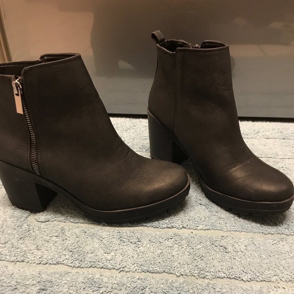 Women’s Black Heeled Boots